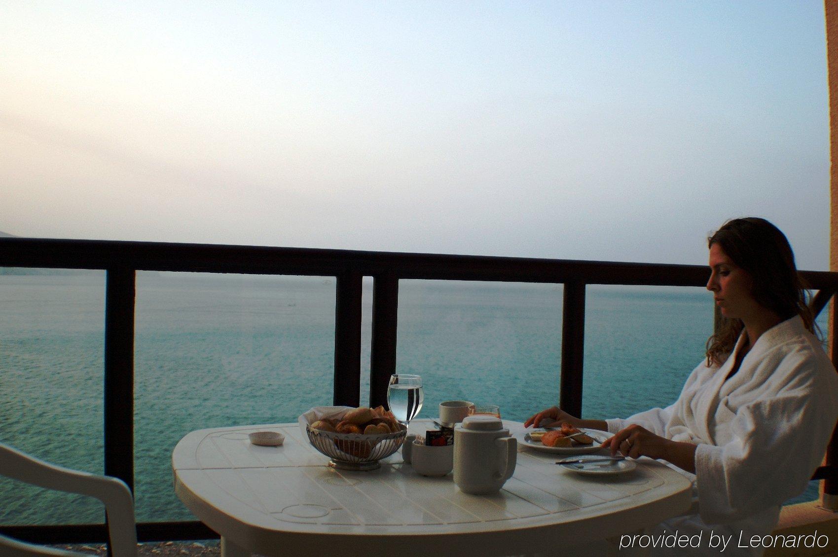 Atana Resort